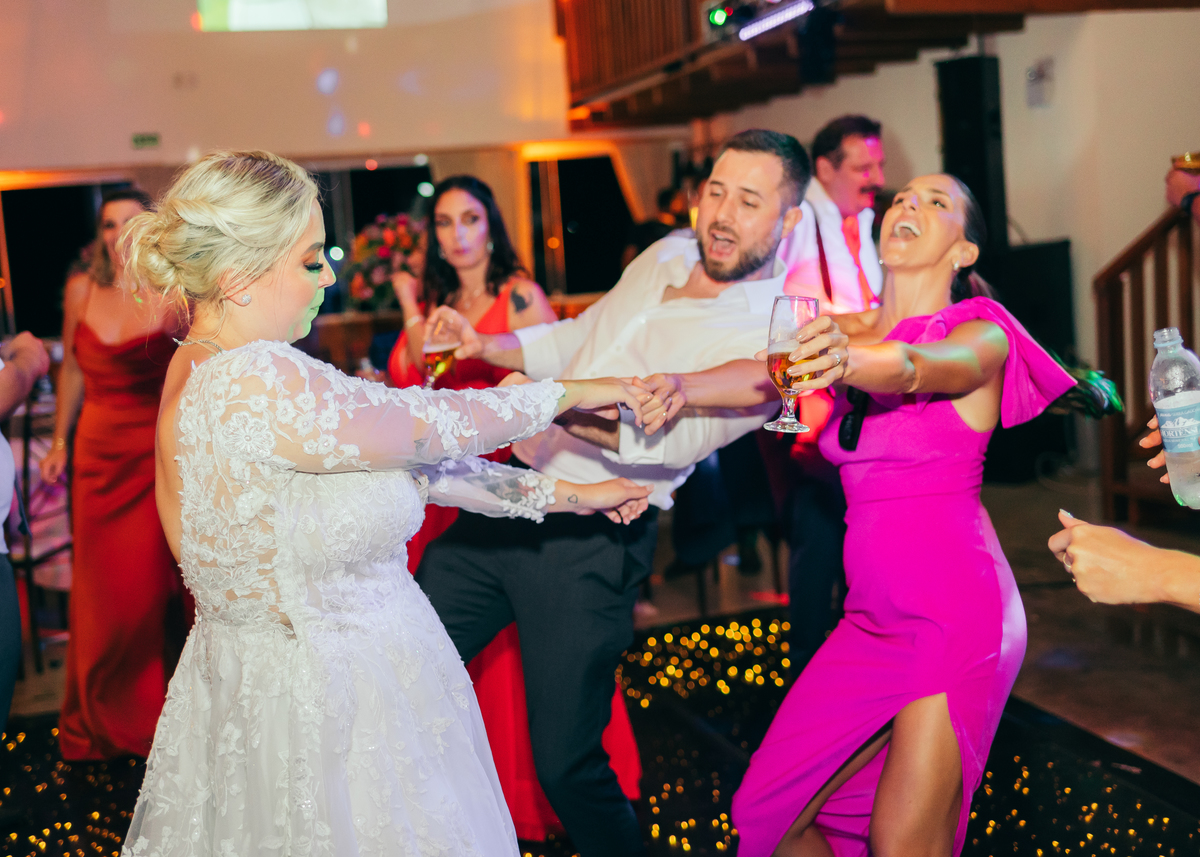 casamento de dia daniela radavelli fotografia make de noiva cabelo de noiva cerimônia externa Casa de Campo Canela 