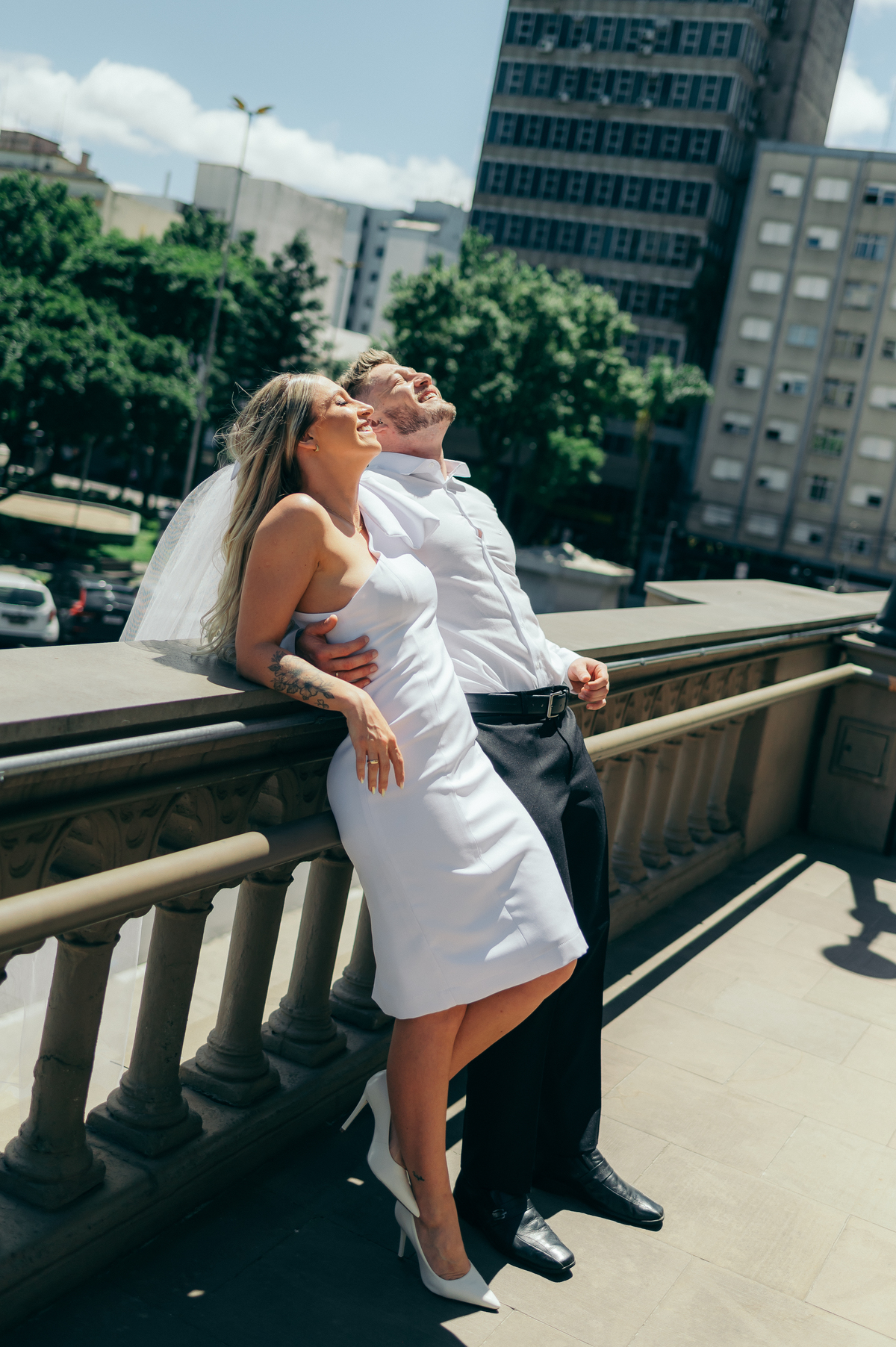 ensaio de casal ensaio pré wedding ensaio espontâneo ensaio na rua ensaio de casal em caxias do sul fotografia de casamento de rua daniela radavelli fotografia