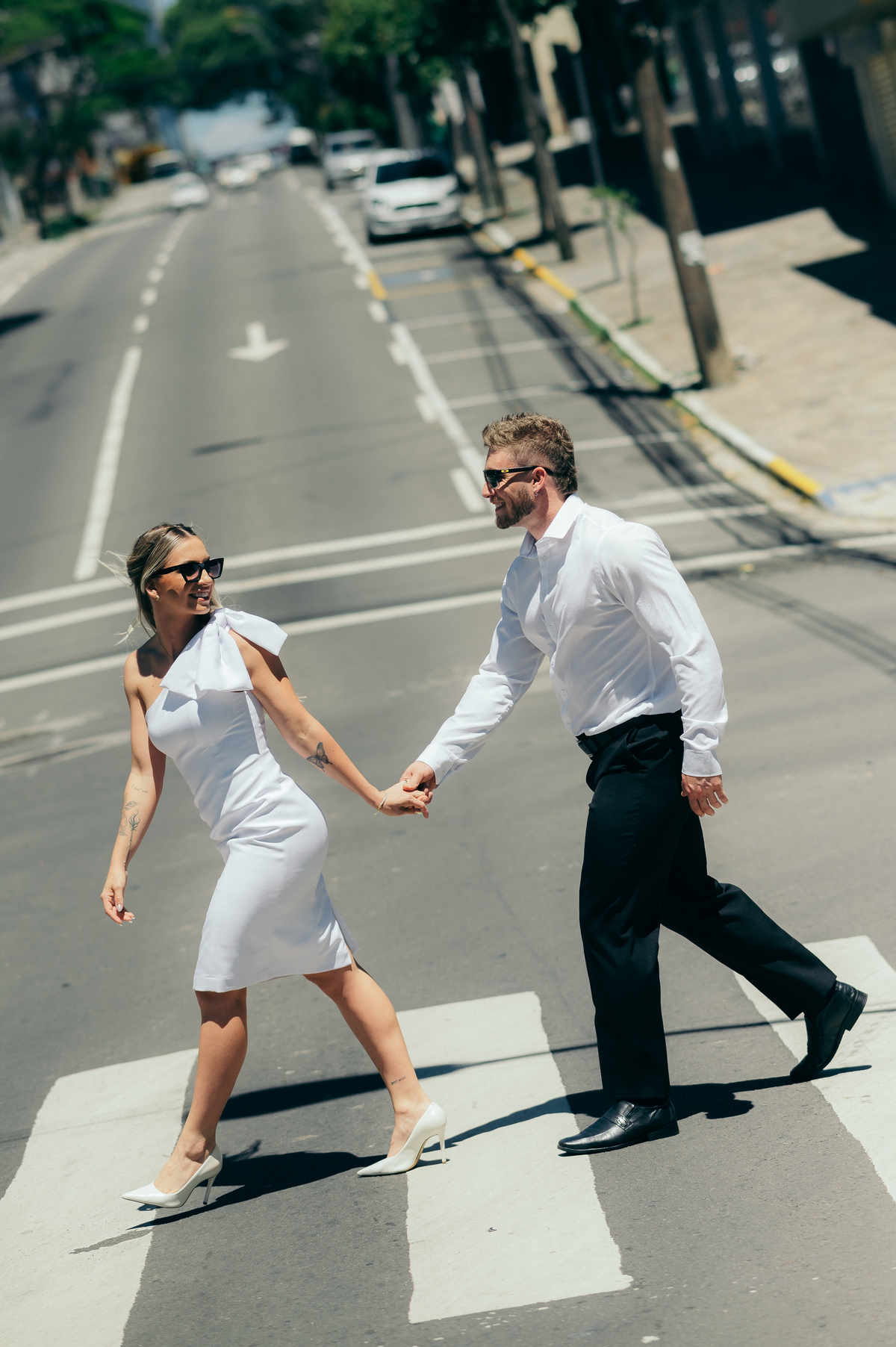 ensaio de casal ensaio pré wedding ensaio espontâneo ensaio na rua ensaio de casal em caxias do sul fotografia de casamento de rua daniela radavelli fotografia