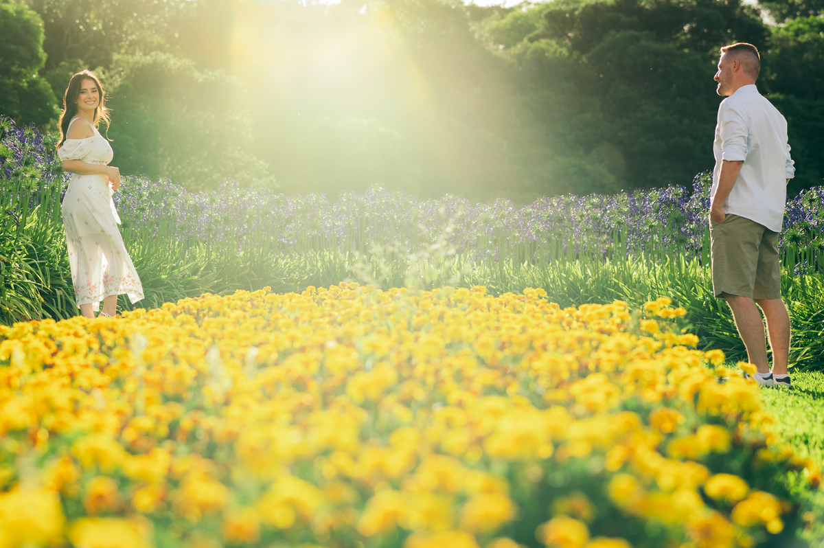 ensaio de casal ensaio pré casamento ensaio na natureza ensaios no parque de flores matria em são francisco de paula ensaios no verão daniela radavelli fotografia 