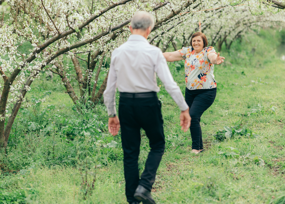 ensaio de bodas casal de idosos ensaio de bodas de casamento  fotografia afetiva ensaio sítio casal a vida na agricultura daniela radavelli fotografia
