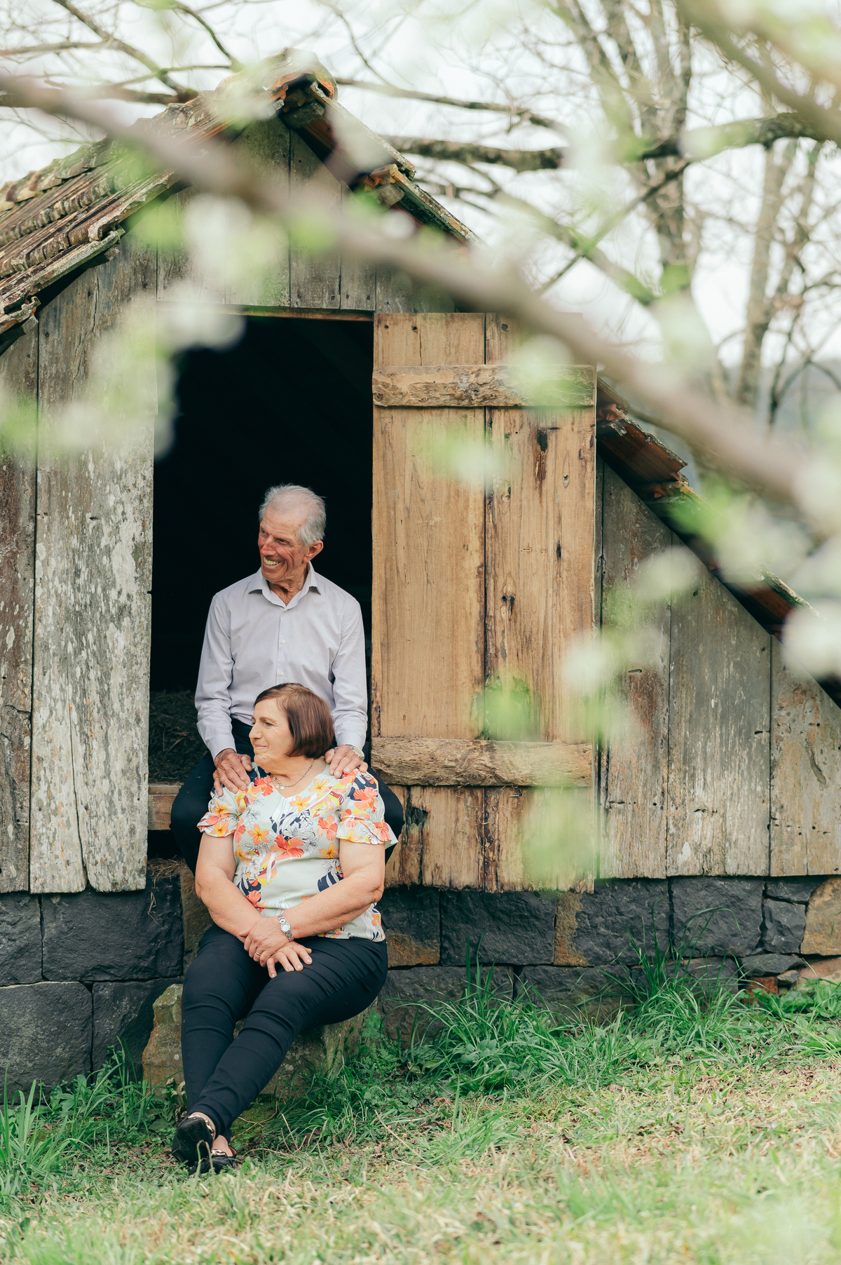 ensaio de bodas casal de idosos ensaio de bodas de casamento  fotografia afetiva ensaio sítio casal a vida na agricultura daniela radavelli fotografia