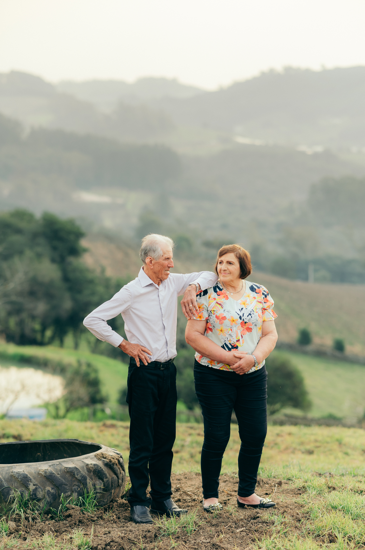 ensaio de bodas de casamento  fotografia afetiva ensaio sítio casal a vida na agricultura daniela radavelli fotografia