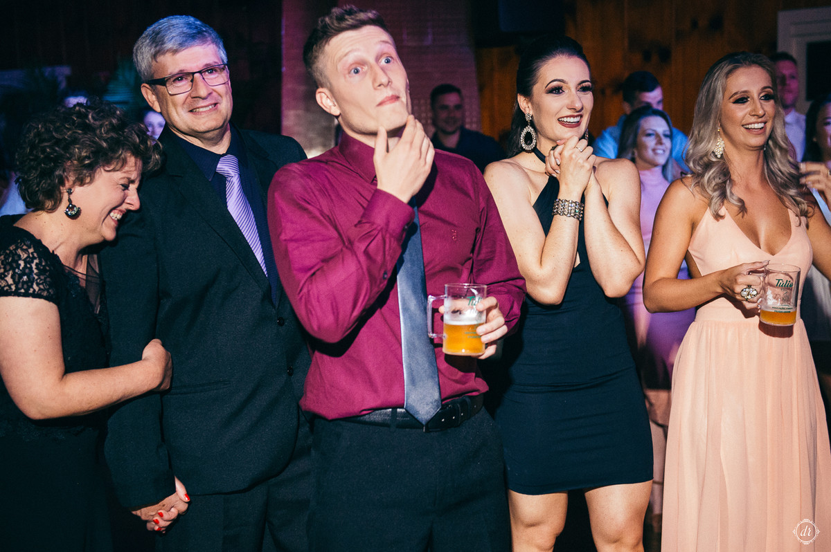 vídeo abraço formando