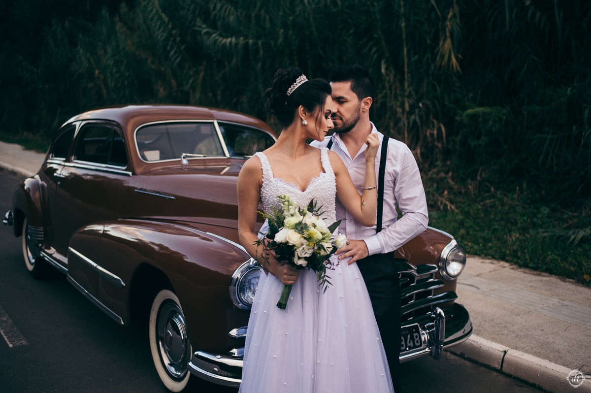 ensaio casal carro antigo