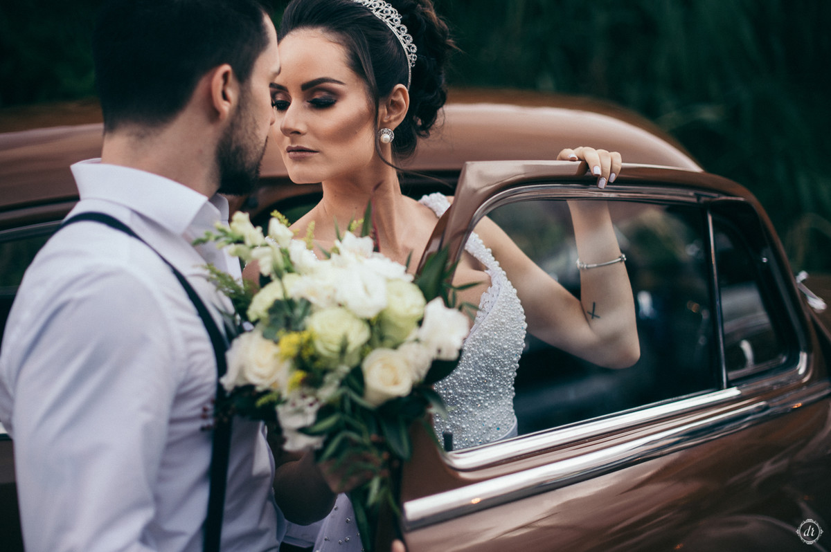 ensaio casal carro antigo