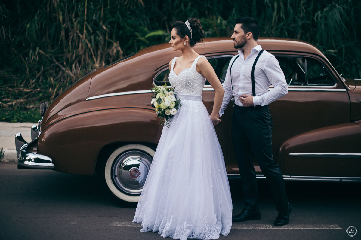 ensaio casal carro antigo