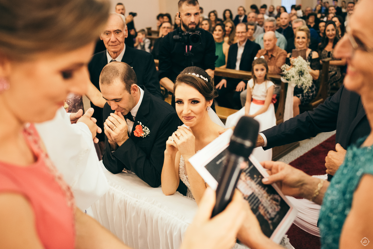 casamento na serra gaucha piscina vestido de noiva make de noiva casamento na igreja dança dos noivos