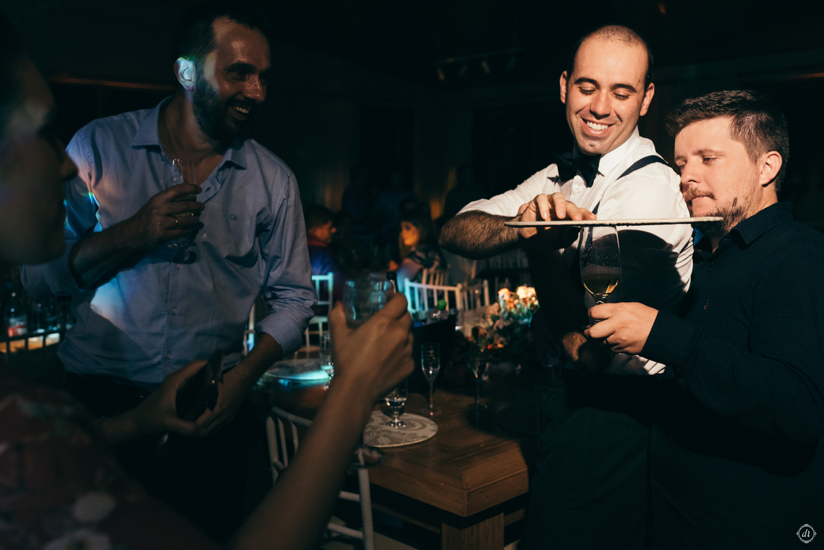 casamento na serra gaucha piscina vestido de noiva make de noiva casamento na igreja dança dos noivos