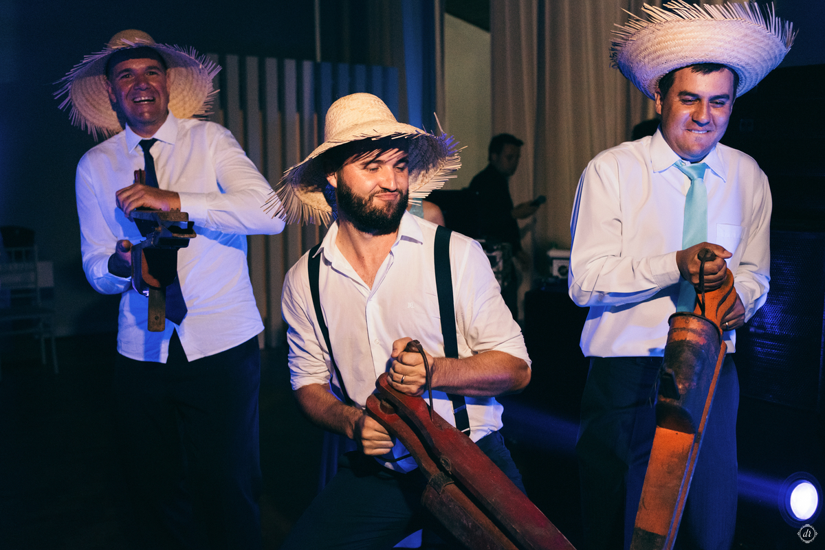 casamento na serra gaucha casamento na serra gaucha piscina vestido de noiva make de noiva casamento na igreja dança dos noivos