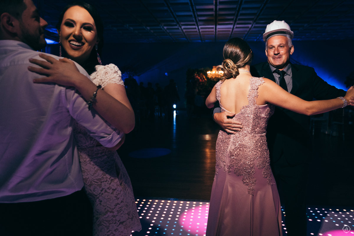 festa de formatura arquitetura e urbanismo vestido de formatura serra gaucha fotógrafa banda do grêmio família gremista 