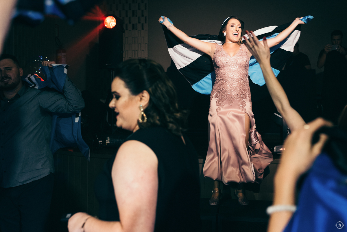 festa de formatura arquitetura e urbanismo vestido de formatura serra gaucha fotógrafa banda do grêmio família gremista 