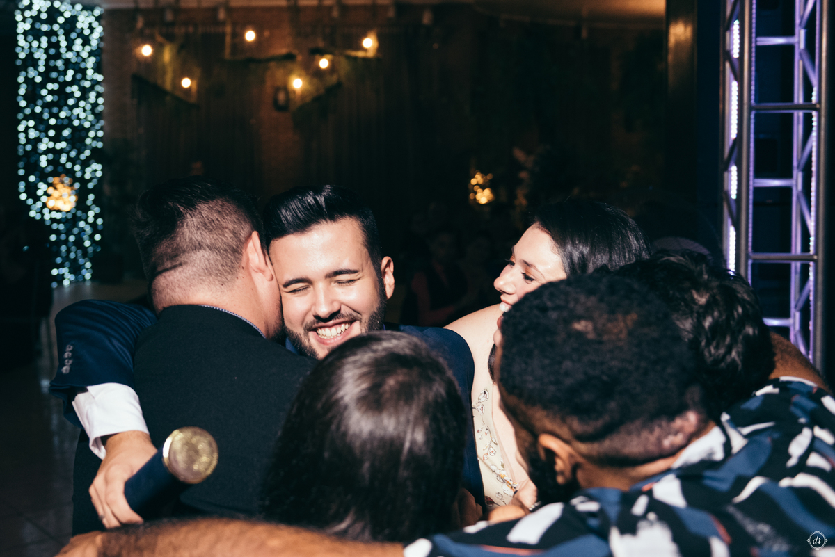 festa de formatura arquitetura e urbanismo formando terno de formando pista de led balada de formatura 