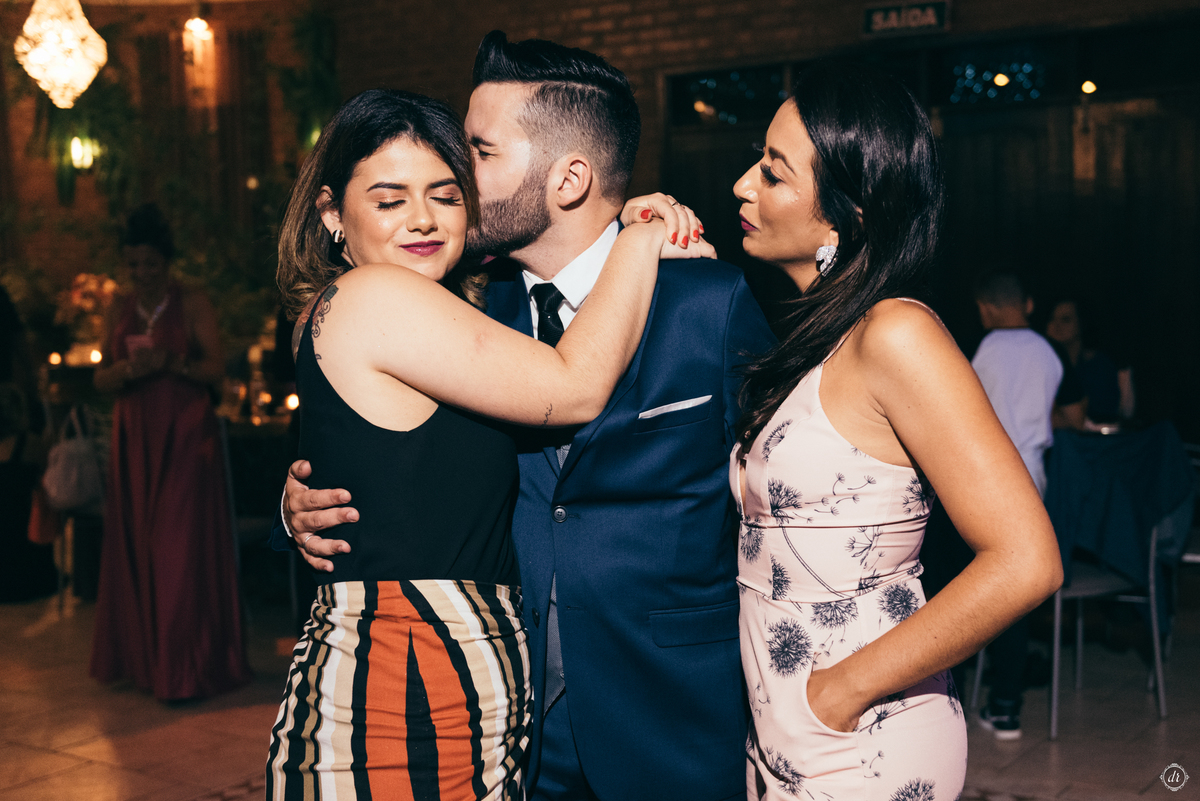 festa de formatura arquitetura e urbanismo formando terno de formando pista de led balada de formatura 