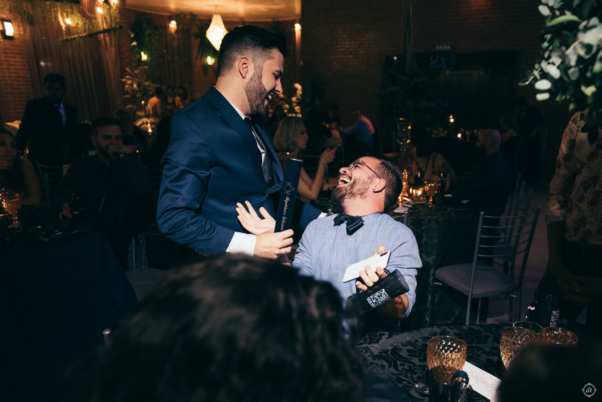 festa de formatura arquitetura e urbanismo formando terno de formando pista de led balada de formatura 