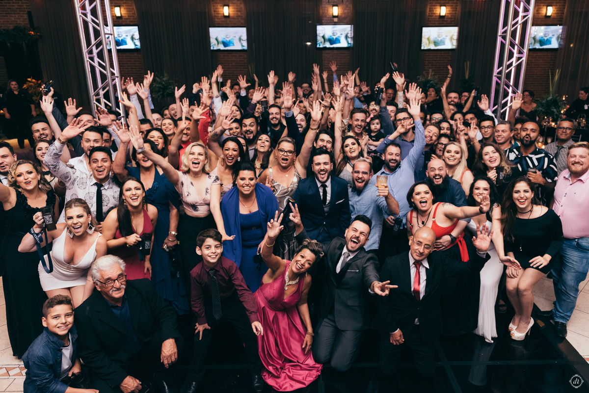 festa de formatura arquitetura e urbanismo formando terno de formando pista de led balada de formatura 