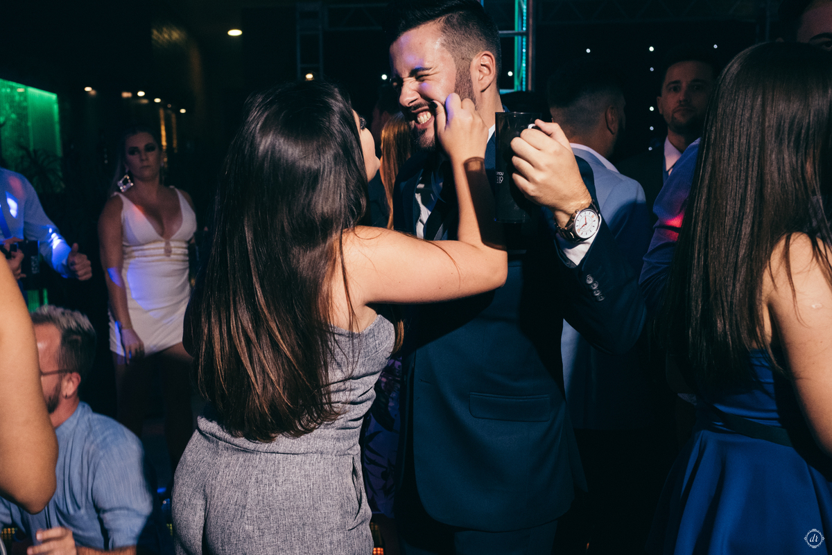 festa de formatura arquitetura e urbanismo formando terno de formando pista de led balada de formatura 