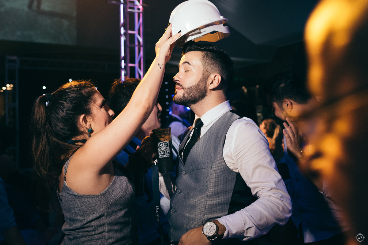 festa de formatura arquitetura e urbanismo formando terno de formando pista de led balada de formatura 