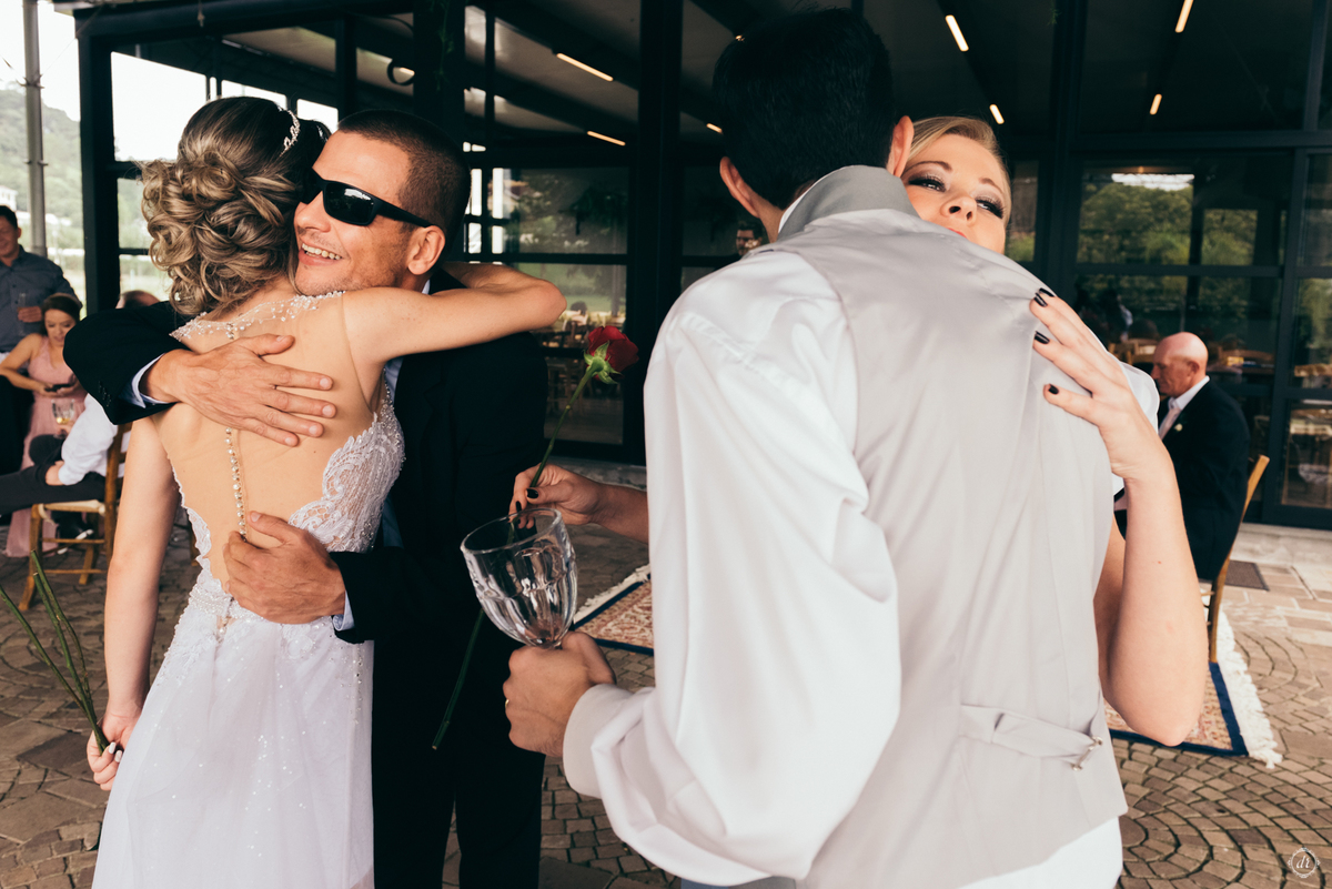 casamento no vale dos vinhedos casamento de dia hotel make de noiva penteado de noiva vestido de noiva  mamma gema
