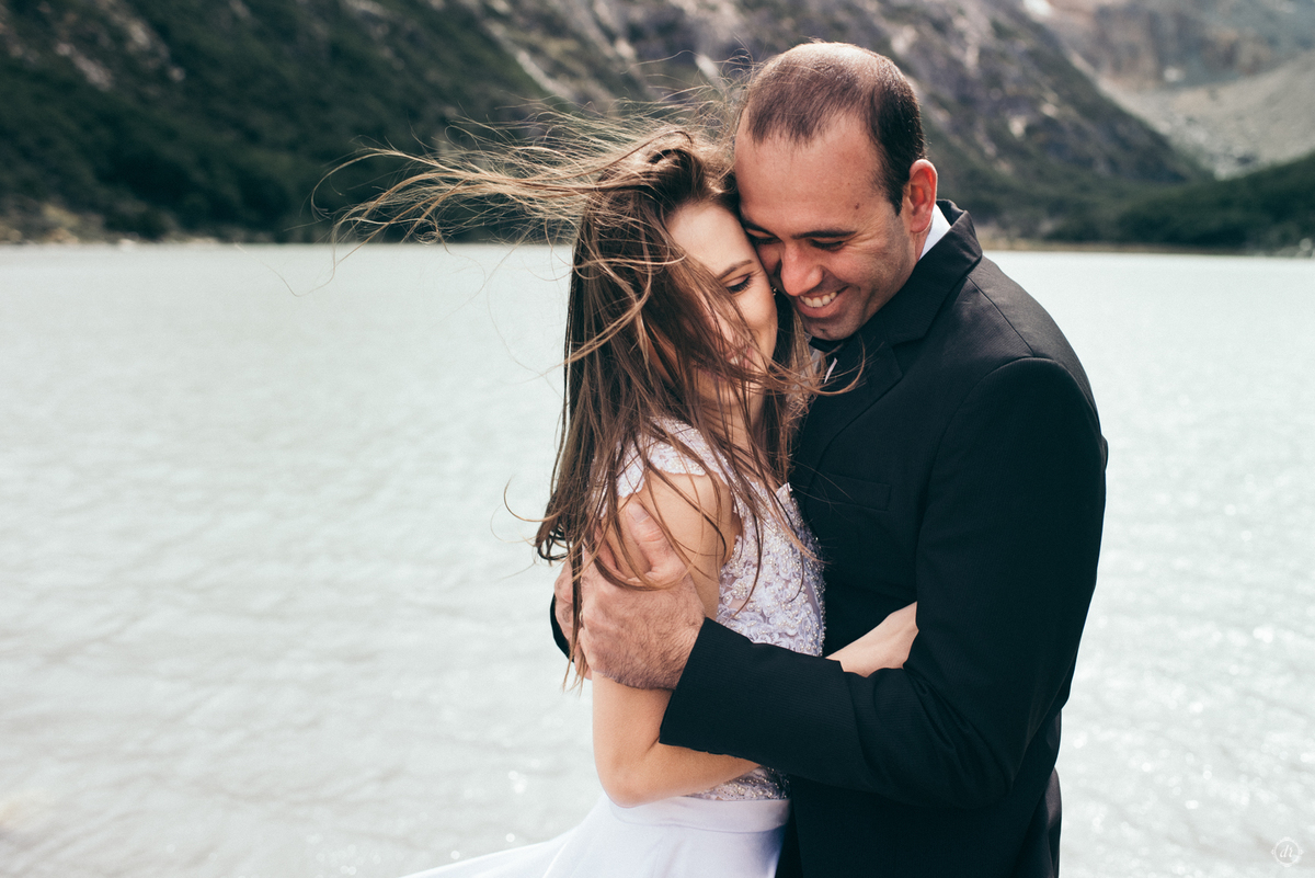 Ensaio no USHUAIA terra do fim do mundo Argentina Lua de Mel Fotógrafa no Ushuaia Tierra del Fuego Laguna Esmeralda 