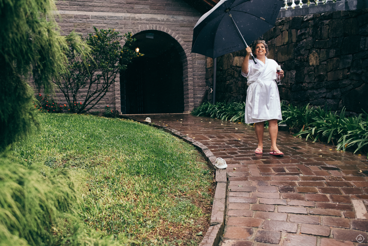 destination wedding casamento no vale dos vinhedos casa valduga noiva no vale arco de flores casamento na vinicola adega festa de casamento 