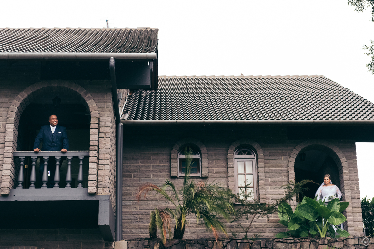 destination wedding casamento no vale dos vinhedos casa valduga noiva no vale arco de flores casamento na vinicola adega festa de casamento 