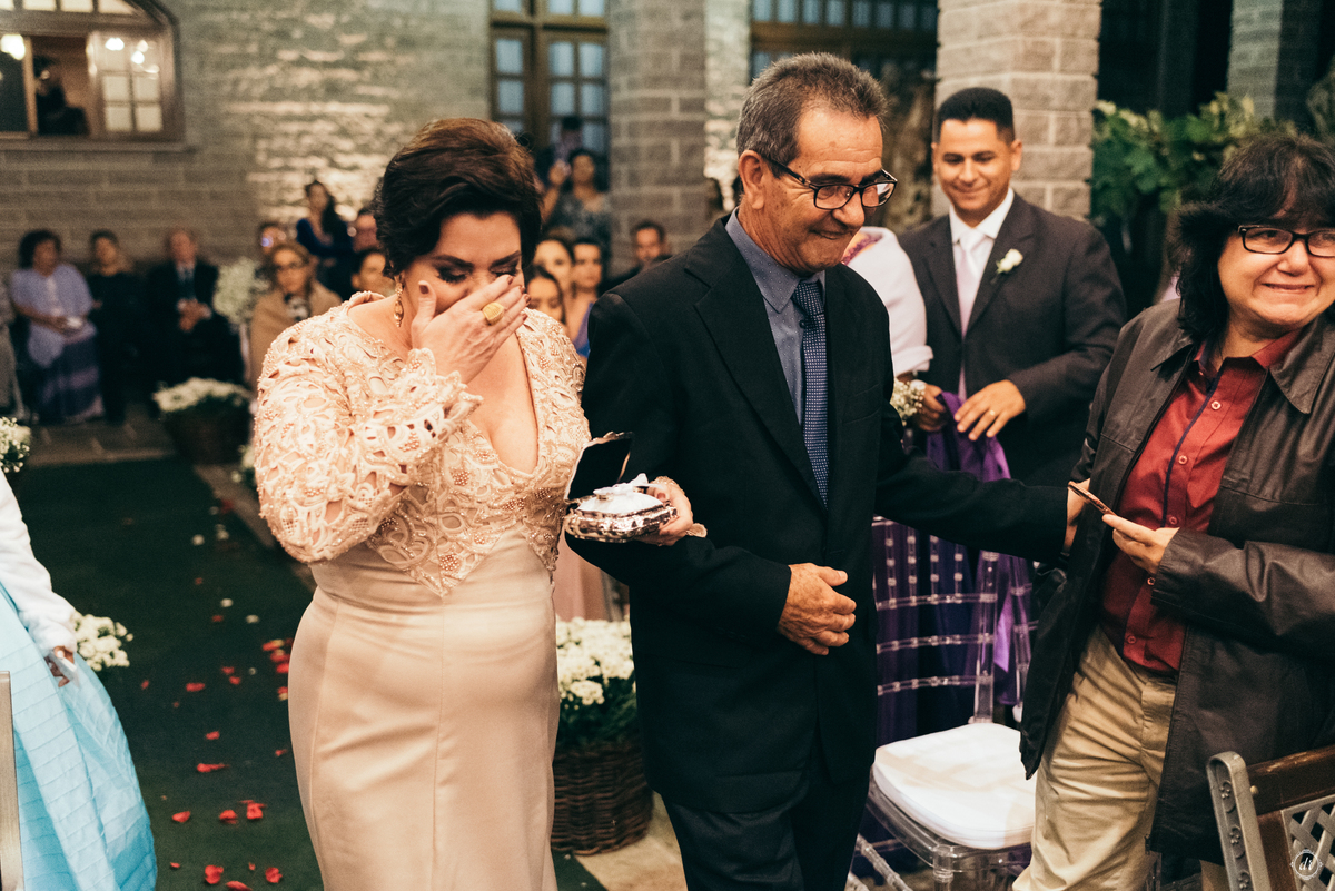 destination wedding casamento no vale dos vinhedos casa valduga noiva no vale arco de flores casamento na vinicola adega festa de casamento 