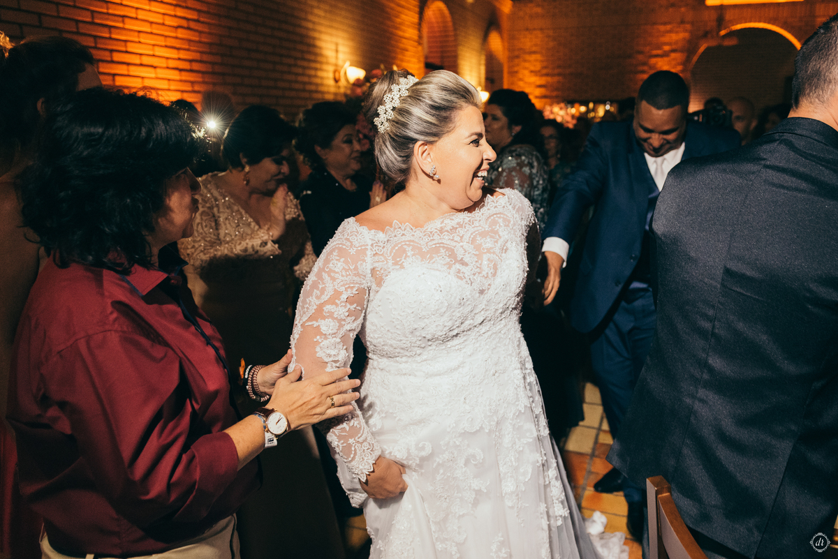 destination wedding casamento no vale dos vinhedos casa valduga noiva no vale arco de flores casamento na vinicola adega festa de casamento 