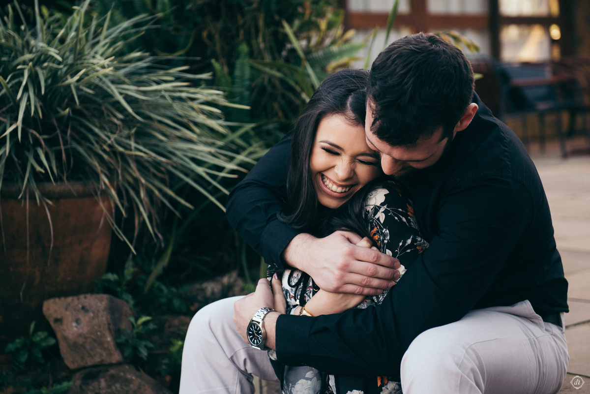ensaio de casal ensaio nas ferias serra gaucha vinícola Don Giovanni pinto bandeira ensaio externo ensaio no inverno ensaio no parreirais 