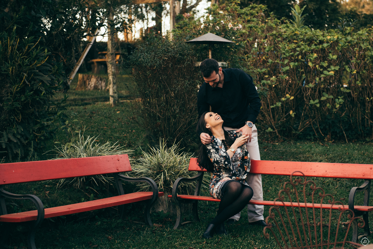 ensaio de casal ensaio nas ferias serra gaucha vinícola Don Giovanni pinto bandeira ensaio externo ensaio no inverno ensaio no parreirais 