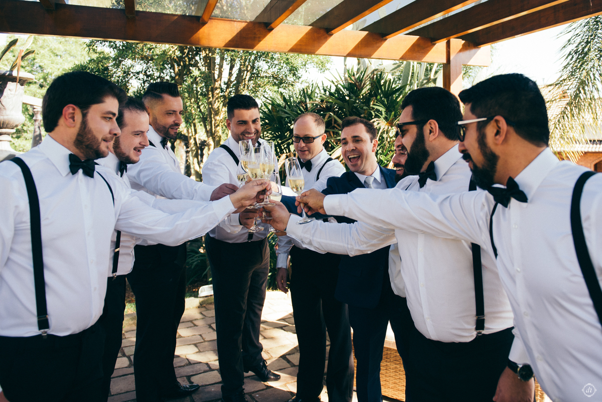 noivo do brasil casamento na vinicola vale dos vinhedos casa valduga noiva do sul casamento na serra gaucha brinde com os padrinhos 