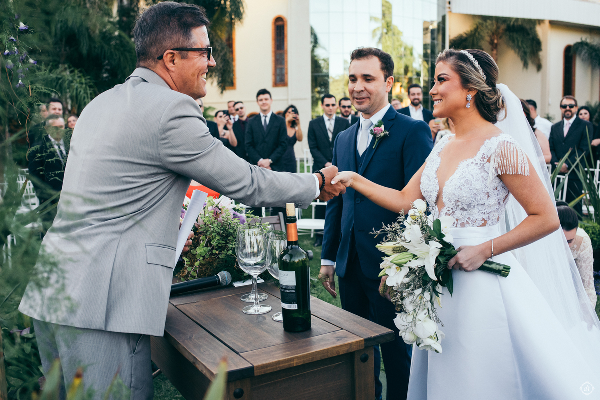 casamento na vinícola vale dos vinhedos casa valduga noiva do sul casamento na serra gaucha celebração do vinho cerimonia externa casamento ao ar livre 