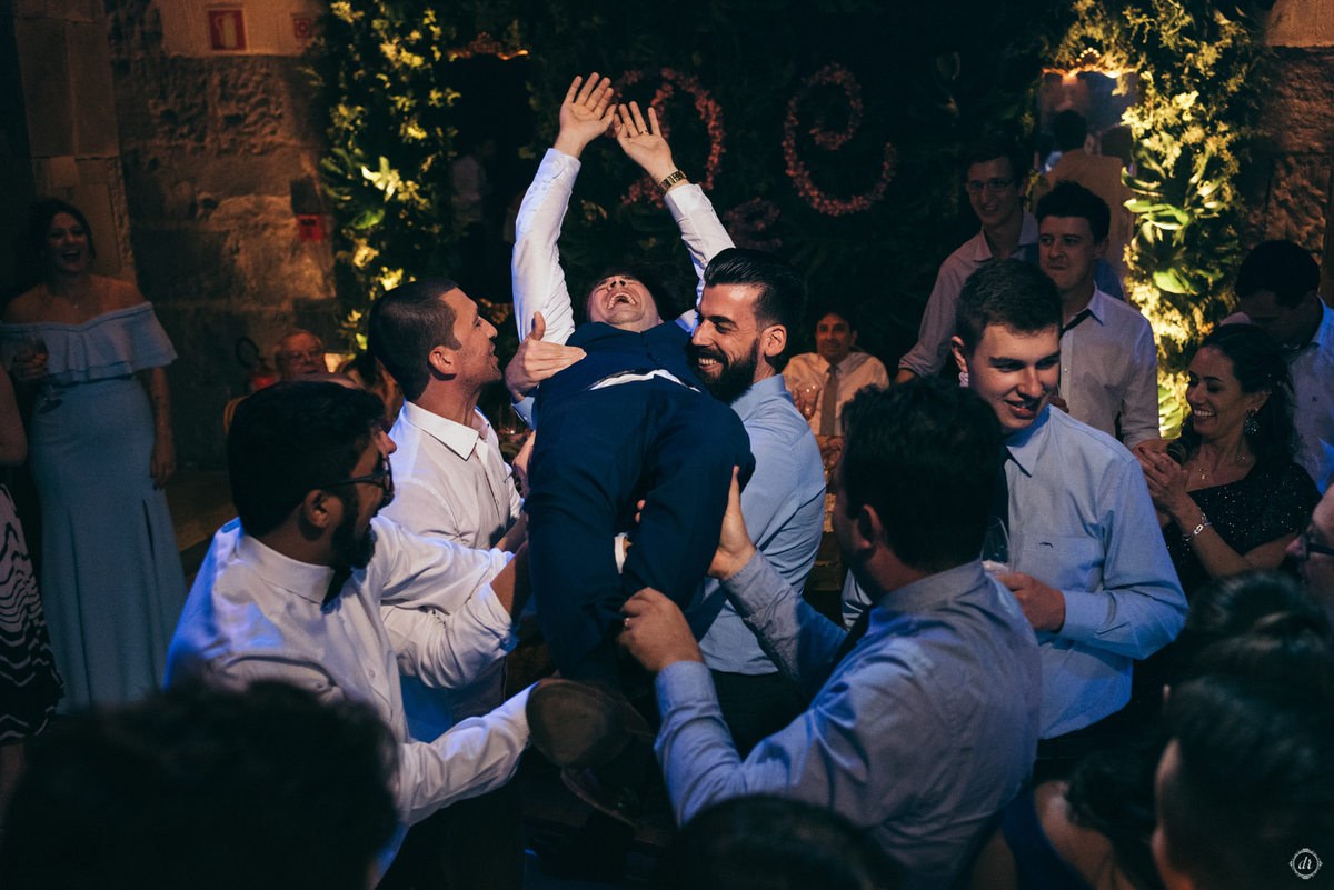 vinhedos casa valduga noiva do sul casamento na serra gaucha celebração do vinho dança dos noivos festa de casamento