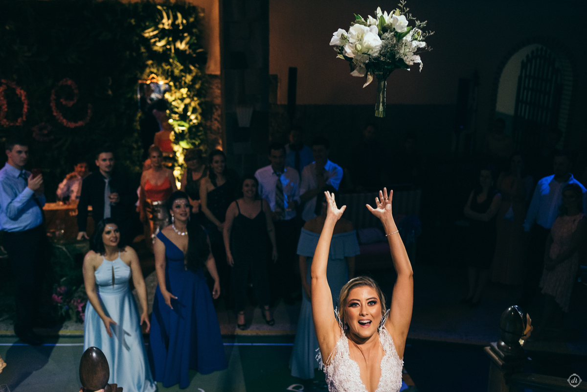 vinhedos casa valduga noiva do sul casamento na serra gaucha celebração do vinho dança dos noivos festa de casamento