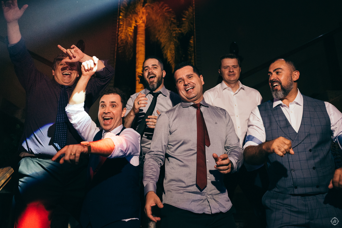 vinhedos casa valduga noiva do sul casamento na serra gaucha celebração do vinho dança dos noivos festa de casamento