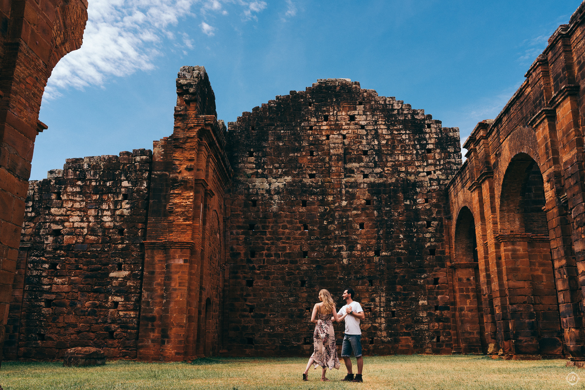 pre wedding ensaio pre casamento ruínas de são miguel das missões daniela radavelli fotografia