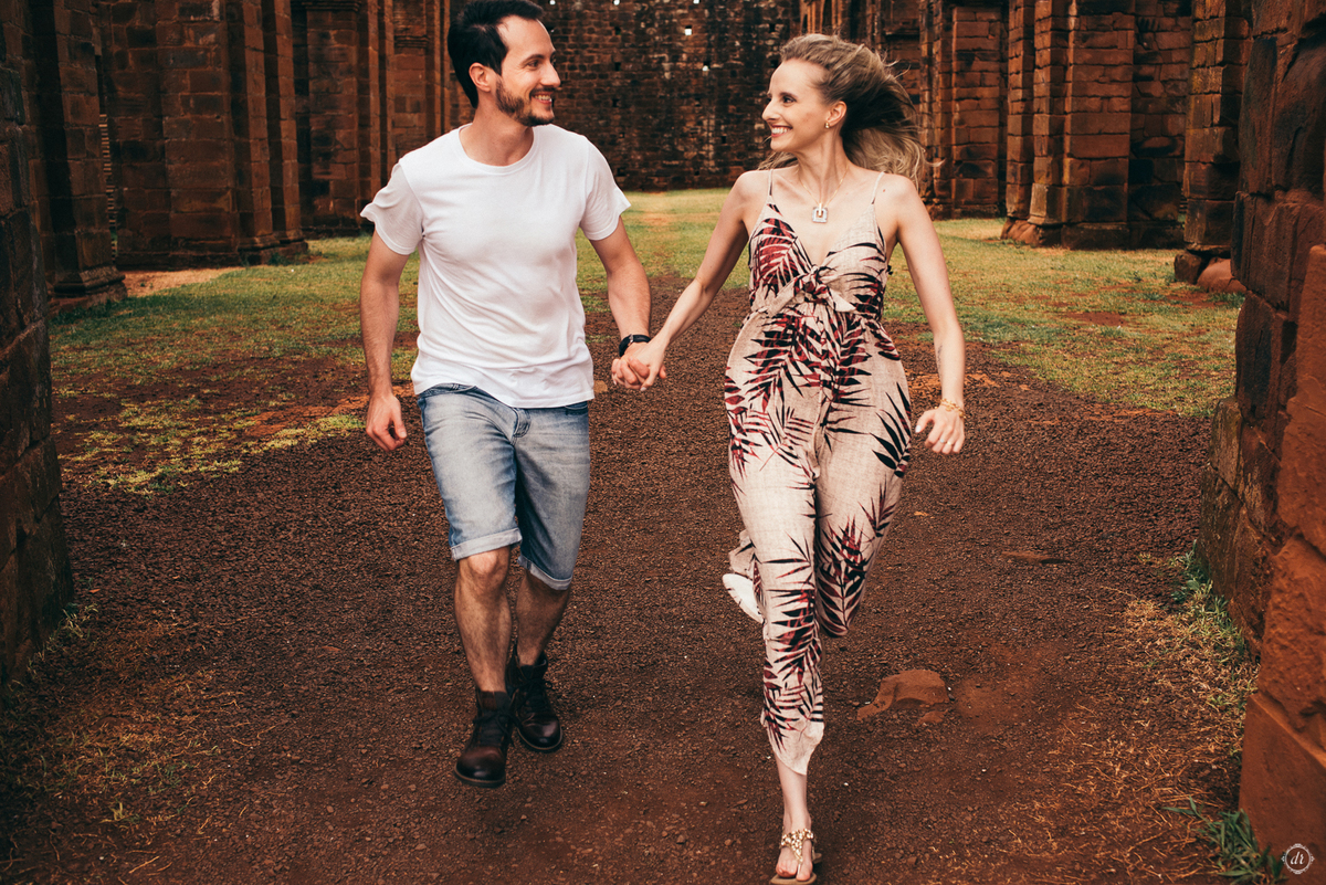 pre wedding ensaio pre casamento ruínas de são miguel das missões daniela radavelli fotografia
