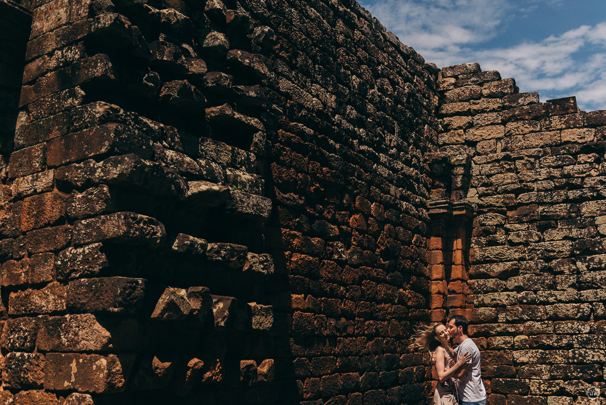 pre wedding ensaio pre casamento ruínas de são miguel das missões daniela radavelli fotografia