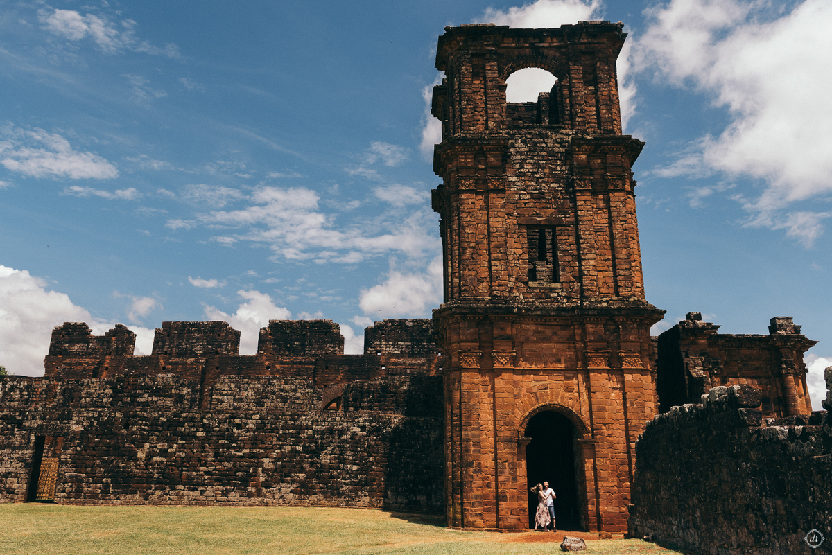 pre wedding ensaio pre casamento ruínas de são miguel das missões daniela radavelli fotografia