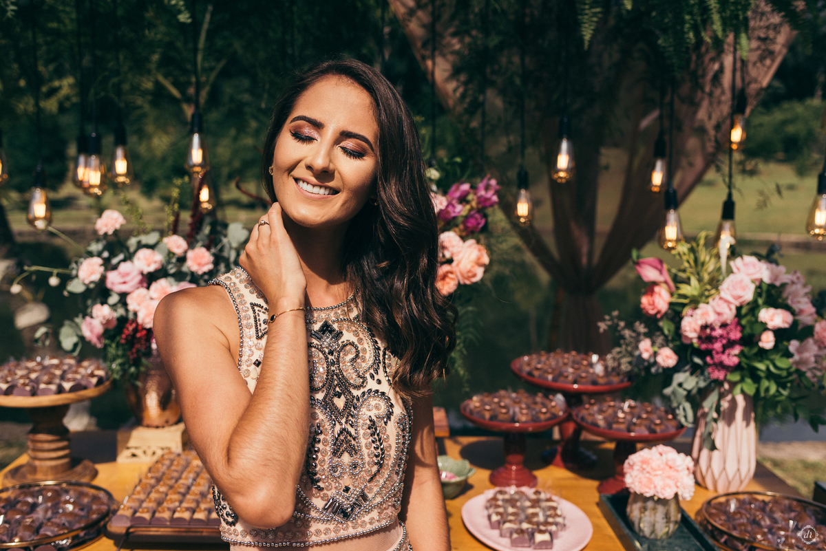 make de formatura vestido de formatura formanda magra core de vestido de formatura festa de formatura ao ar livre festa de formatura no sitio garibaldi festa de formatura de dia 