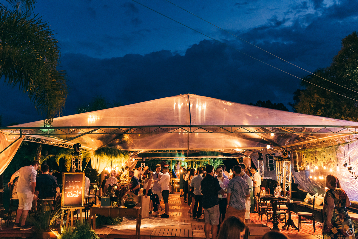 make de formatura vestido de formatura formanda magra core de vestido de formatura festa de formatura ao ar livre festa de formatura no sitio garibaldi festa de formatura de dia 