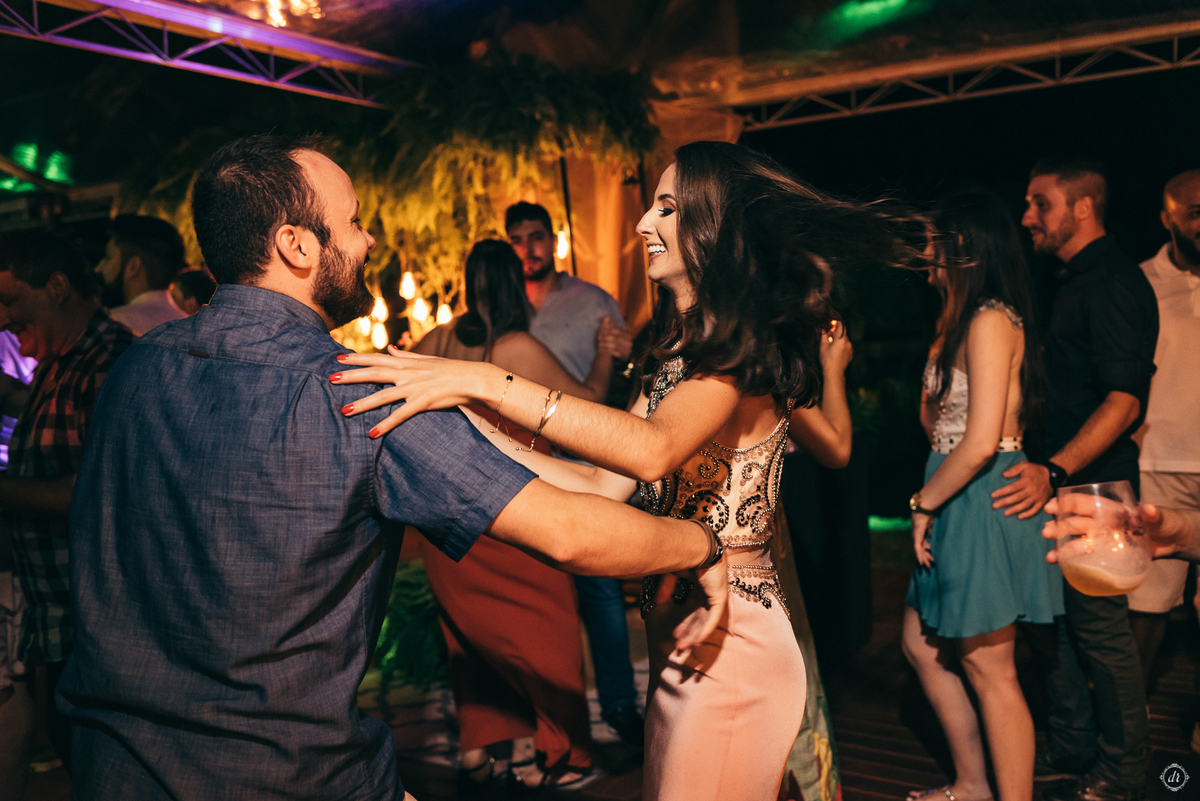 make de formatura vestido de formatura formanda magra core de vestido de formatura festa de formatura ao ar livre festa de formatura no sitio garibaldi festa de formatura de dia 