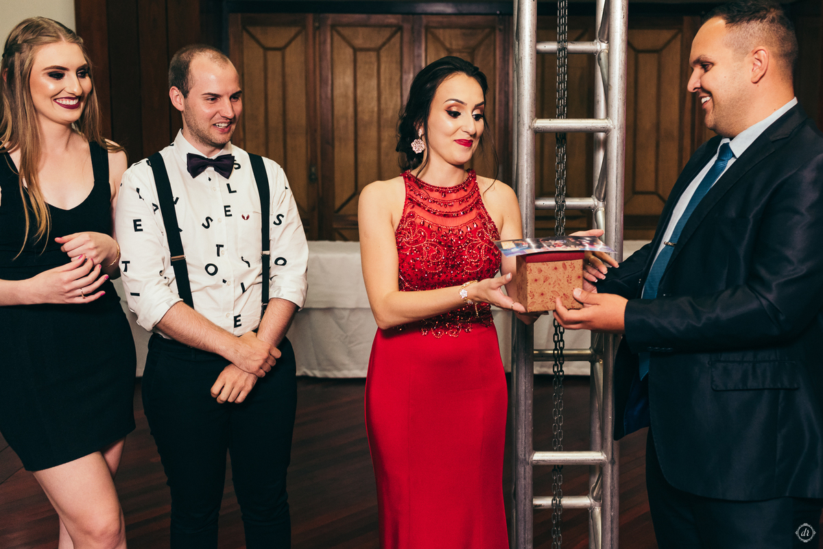 formatura de ciências contábeis daniela radavelli fotografia make de formatura vestido vermelho de formatura  festa de formatura