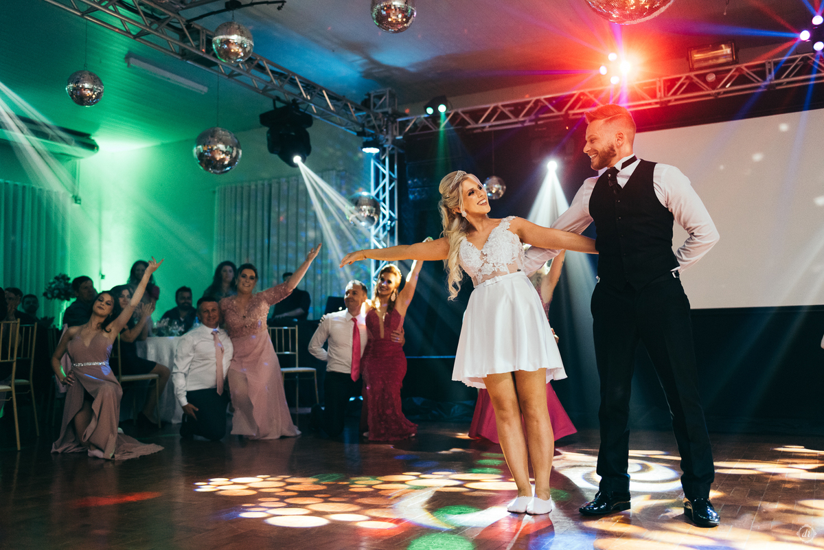 make de noiva vestido de noiva casamento na serra gaucha daniela radavelli casamento carlos barbosa festa de casamento dança dos noivos 