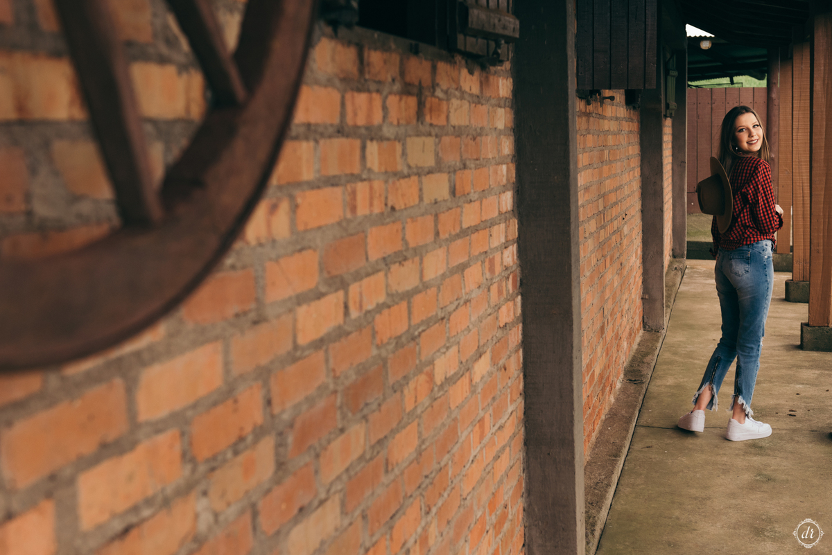 ensaio de 15 anos daniela radavelli fotografia festa de 15 anos cabanha pontin amor por cavalo ensaio com cavalo serra gaucha