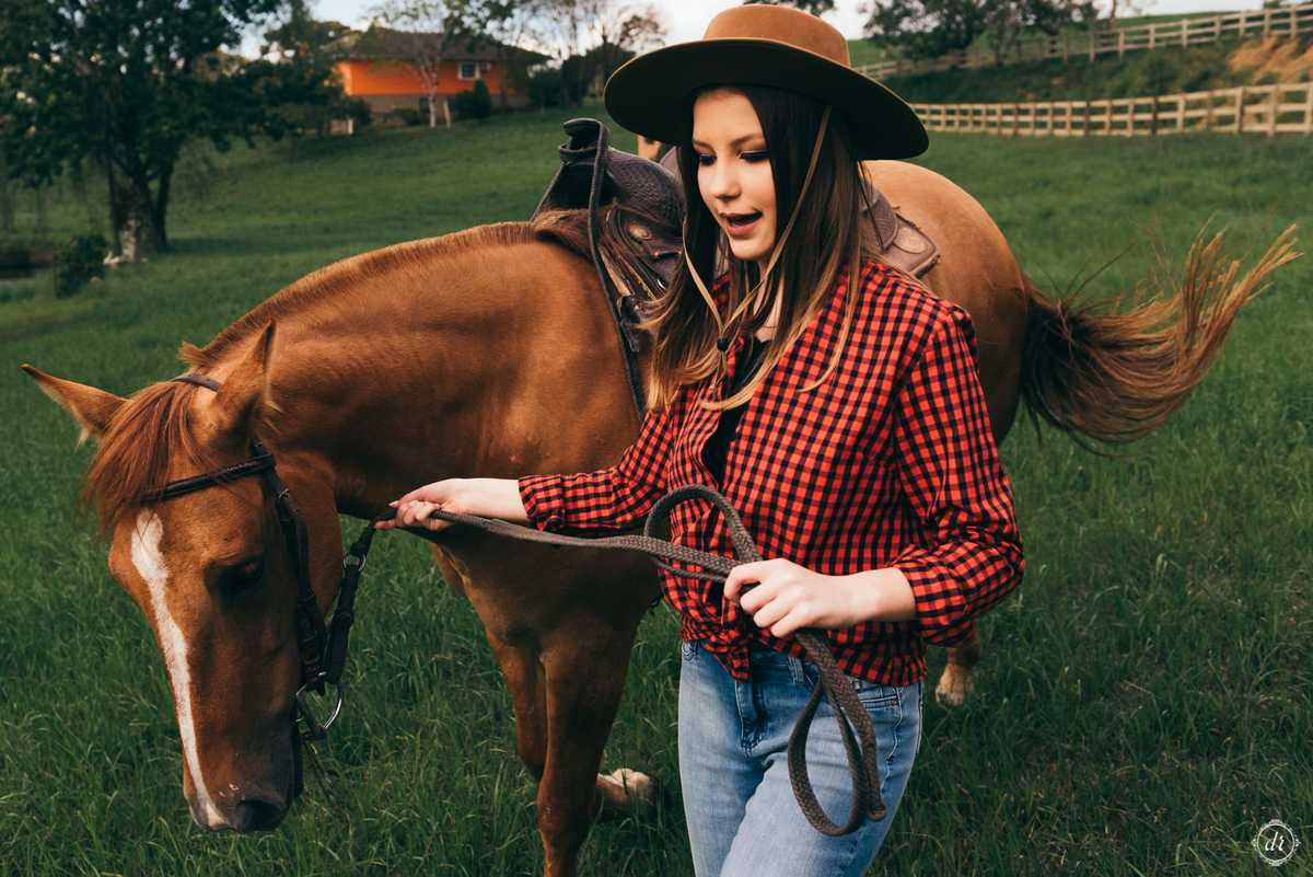 ensaio de 15 anos daniela radavelli fotografia festa de 15 anos cabanha pontin amor por cavalo ensaio com cavalo serra gaucha