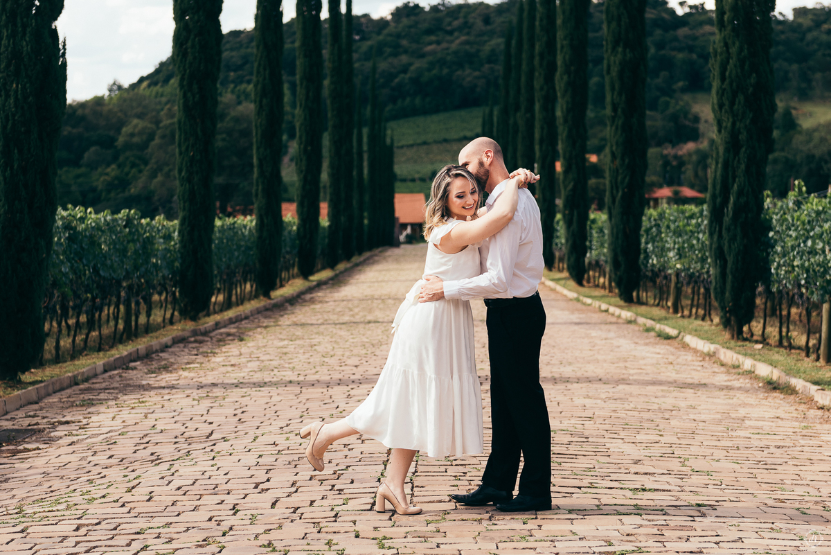 ensaio de casal na vinicola daniela radavelli fotografa vinicola alma unica vale dos vinhedos pre casamento 