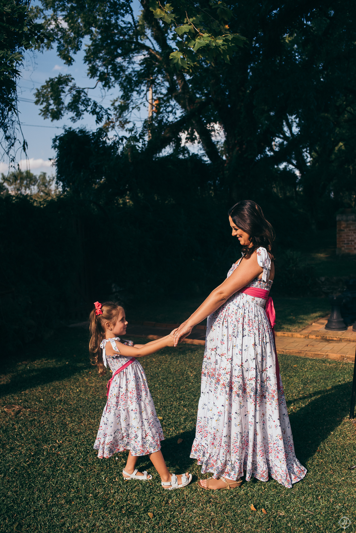 ensaio de gestante ensaio na vinicola daniela radavelli fotografia look de gestante 