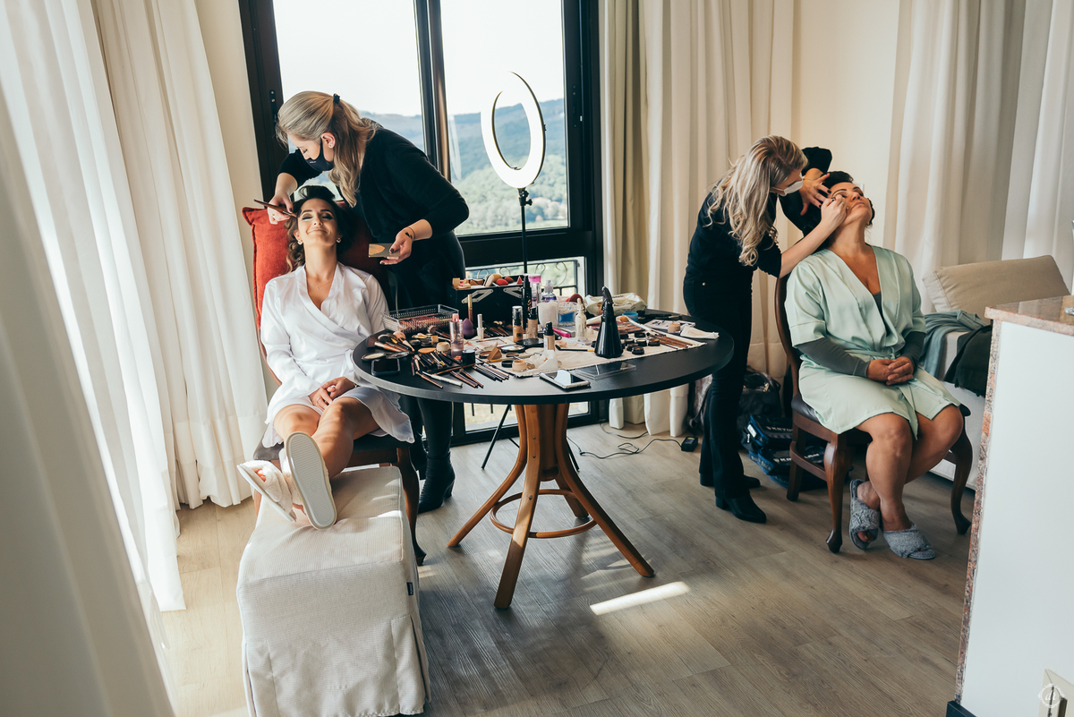 casamento no spa do vinho casamento no vale dos vinhedos fotografa de casamento na serra gaúcha outono no sul scania brasil noivo de caminhão mini wedding no sul elopement no vale dos vinhedos noivas do brasil casamento da pandemia daniela radavelli