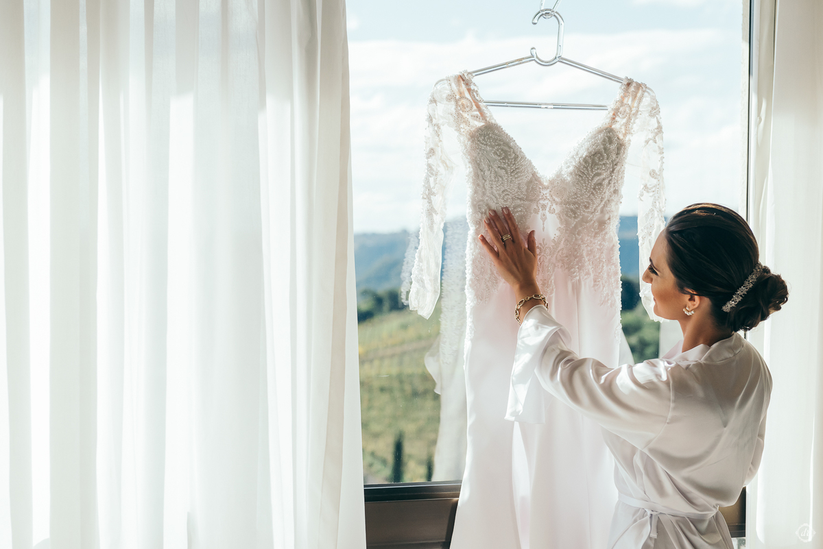 casamento no spa do vinho casamento no vale dos vinhedos fotografa de casamento na serra gaúcha outono no sul scania brasil noivo de caminhão mini wedding no sul elopement no vale dos vinhedos noivas do brasil casamento da pandemia daniela radavelli
